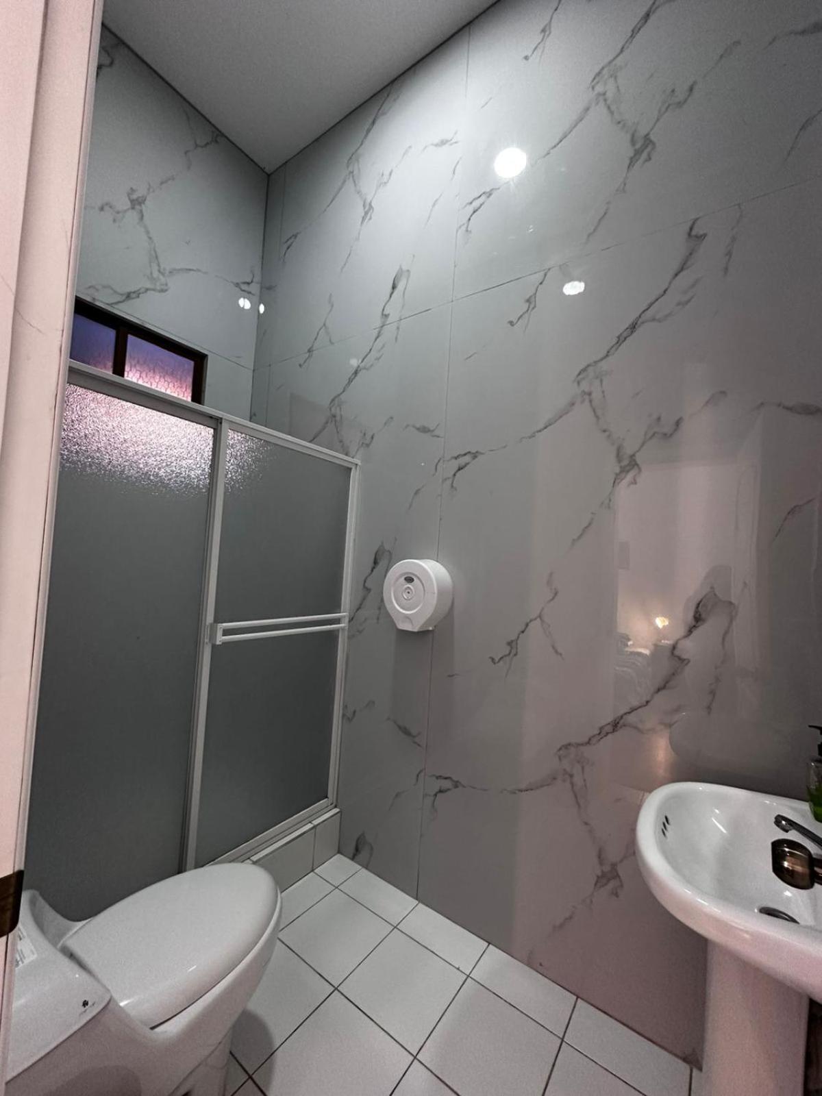 Hostal Cafe Tiana Латакунга Стая снимка